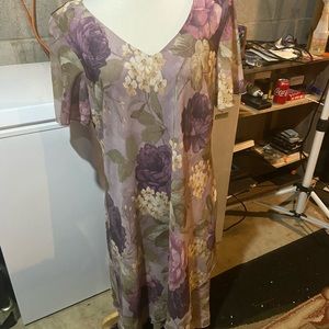 Beautiful purple floral semi-formal dress size 16W